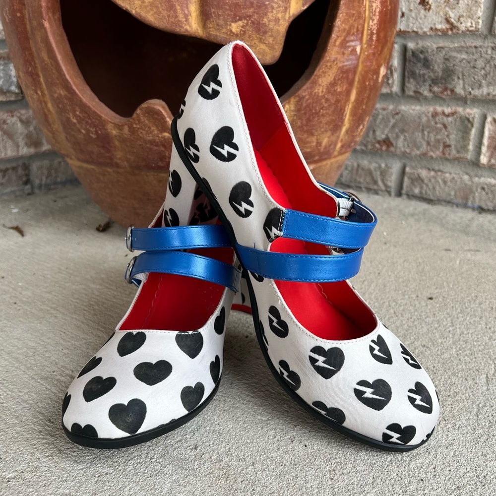 🍒💣 Hot Chocolate He loves me- he loves me not Mary Jane heels